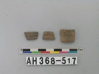 藏品(灰黑色細砂陶片)的圖片